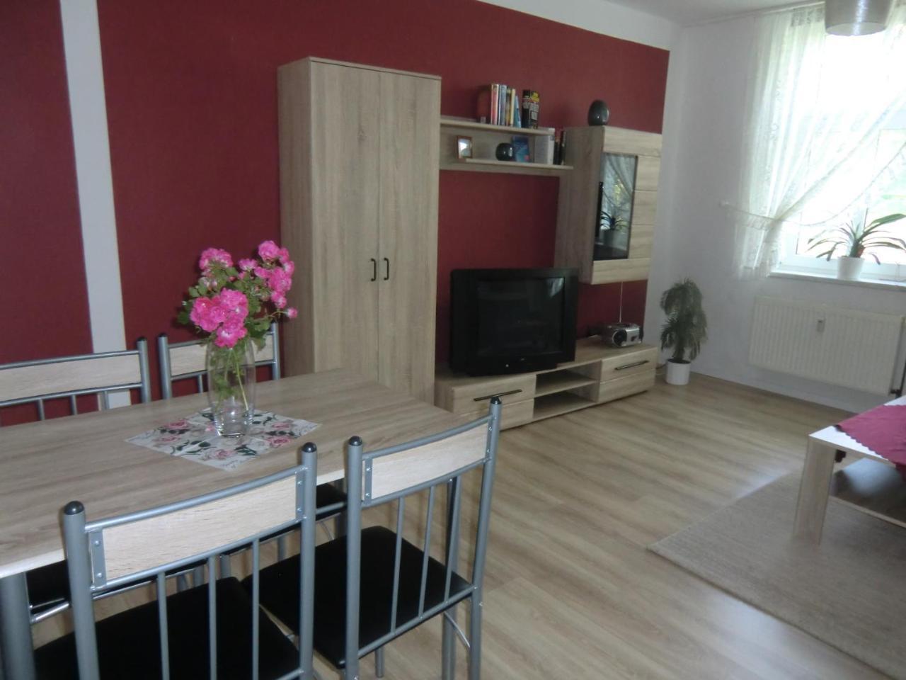 Apartmenthaus Rosenflair Schönebeck Екстериор снимка